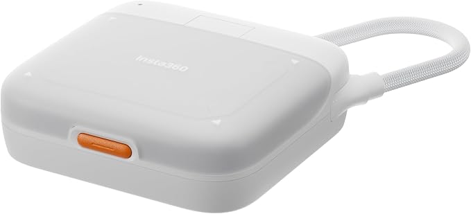 Insta360 2-in-1 Card Reader + Case - Image 4