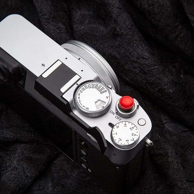Thumb Hand Grip + Shutter Button for FUJIFILM X100VI/X100V - Black | Aluminum thumb grip for FUJIFILM X100VI/X100V improves handling & stability, protects contacts, for street photography - Image 7