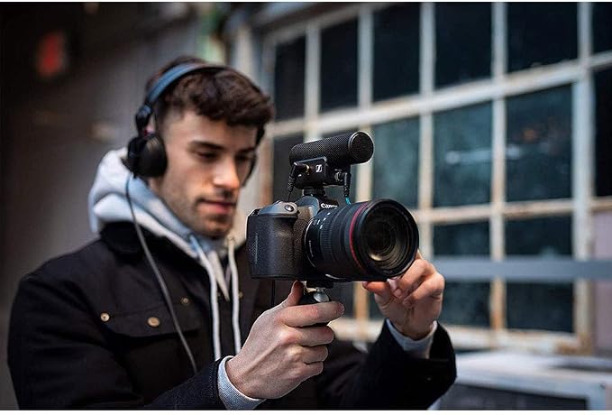 Sennheiser MKE 400 Camera-Mount Shotgun Microphone (2nd Generation) Bundle with Compact Tabletop Tripod and Smartphone Tripod Mount - Image 3