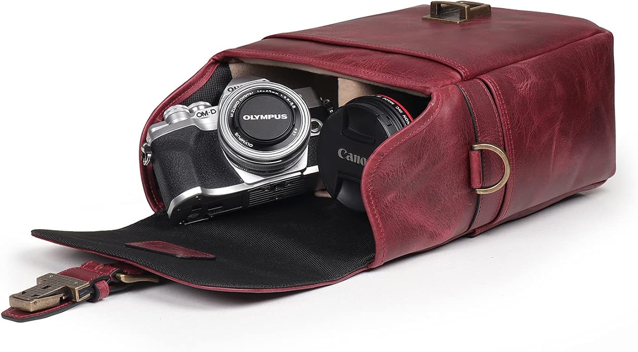 MegaGear Genuine Leather Camera Messenger Bag Mirrorless Portable electronic device cover - Image 9