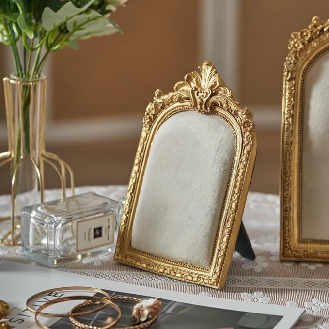 HSDDHOME 10.4"*7" gold Jewelry Display Stand Photo Frame, Resin Vintage Earring Stand, Velvet Necklace Storage Stand, Elegant Decoration for Jewelry and Collectibles-1pack - Image 2