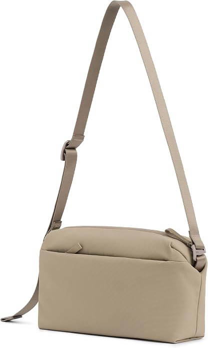 Urth Dolomite 5L Crossbody Camera Sling Bag - Weatherproof + Recycled - Image 4