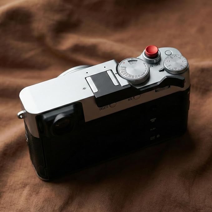 Thumb Hand Grip + Shutter Button for FUJIFILM X100VI/X100V - Black | Aluminum thumb grip for FUJIFILM X100VI/X100V improves handling & stability, protects contacts, for street photography - Image 7