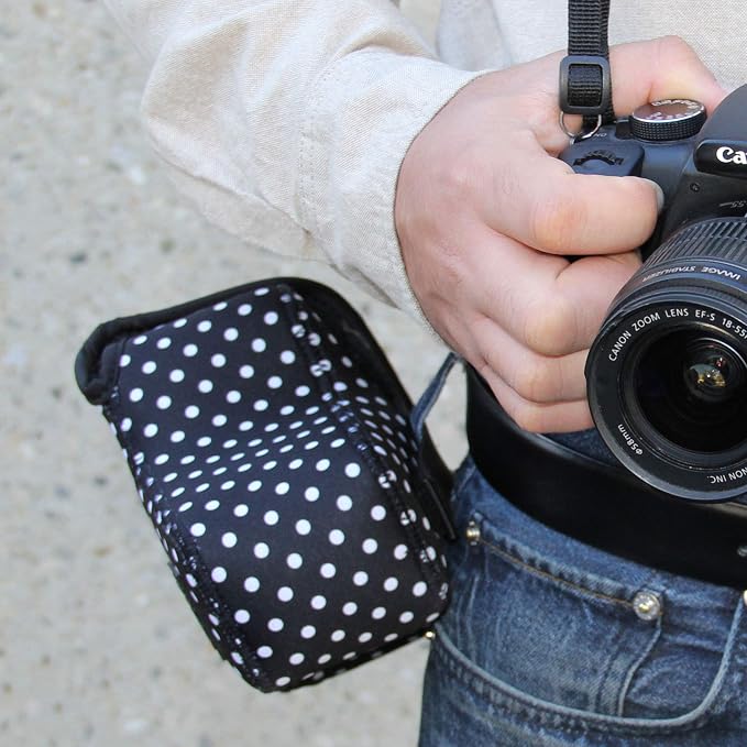 USA Gear Camera Sleeve (Medium) for Compact SLRs Compatible with Canon EOS R100 Nikon Z30 Sony ZV-E10, and more - Padded Neoprene DSLR Case with Zipper Accessory Pocket & Belt Loop (Polka Dot) - Image 5