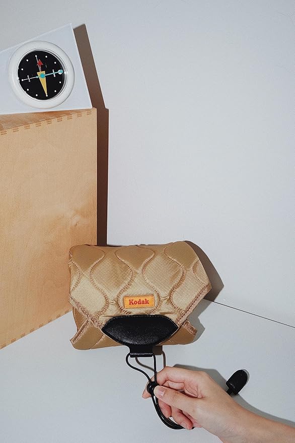 KODAK Camera Wrap Size M 31x31cm - Water-Resistant, Anti-Scratching and Dust-Free Protective Cloth for Mirrorless Camera, Compact Camera, Prime Lens (Olive) [ONE item] - Image 2